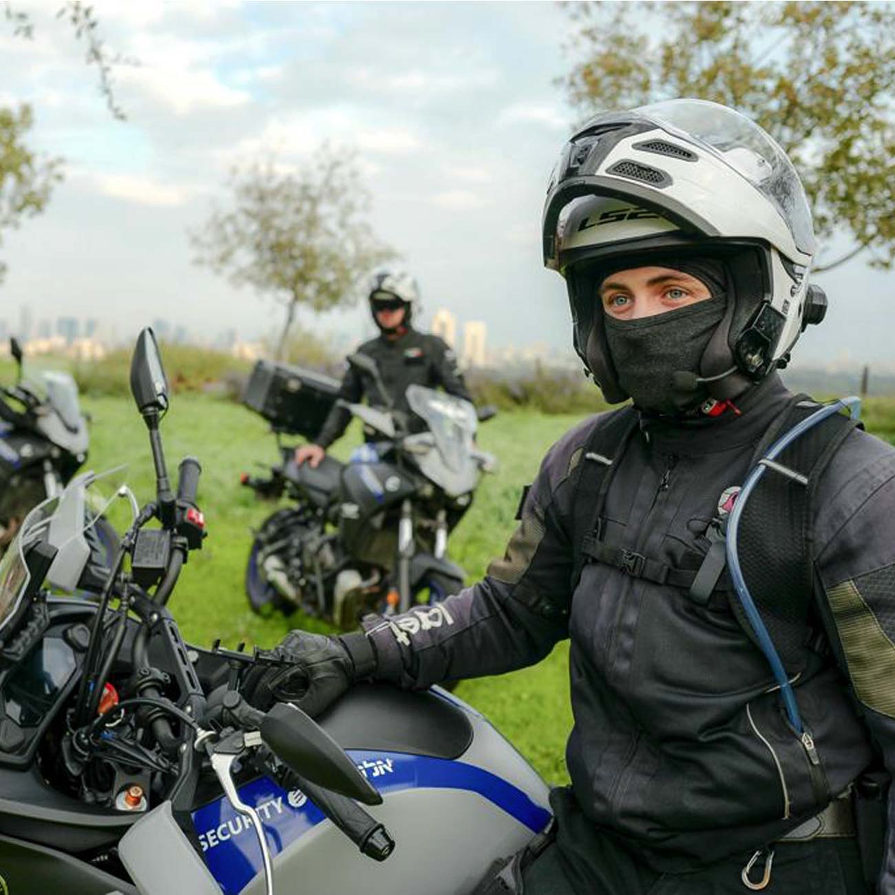 צוות אלקטרה אבטחה על אופנועים